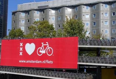 Ad Amsterdam nuovi spazi per le bici